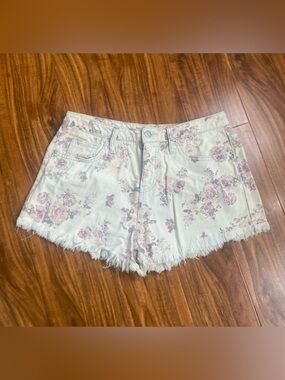 Target Mossimo Womens Cream Floral High Rise Denim Shorts Size 8 Coquettecore